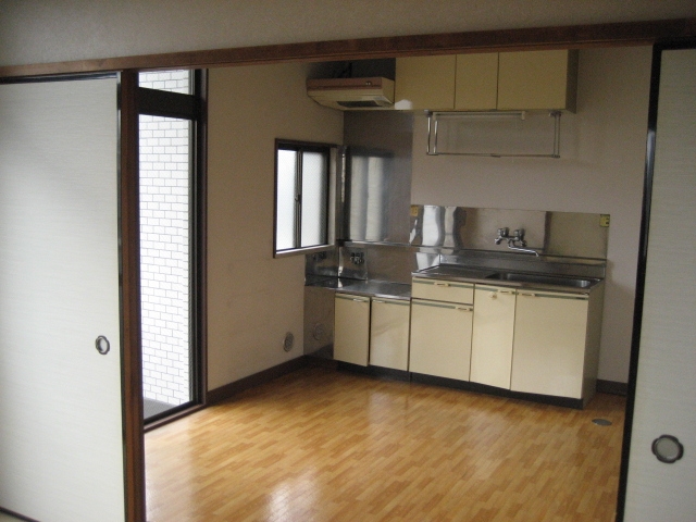 アスベスト調査の現地検体採取風景｜スパイラルビート